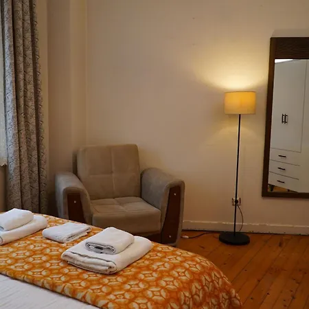 Apartment Chic And Spacious 2-bed Flat In Cihangir *