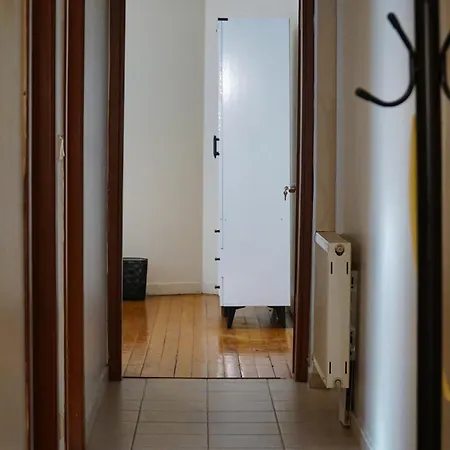 Chic And Spacious 2-bed Flat In Cihangir *