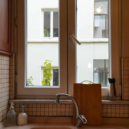 Apartment Chic And Spacious 2-bed Flat In Cihangir *