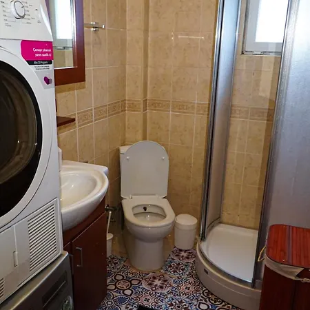 Chic And Spacious 2-bed Flat In Cihangir * Κωνσταντινούπολη