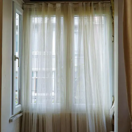 Chic And Spacious 2-bed Flat In Cihangir *