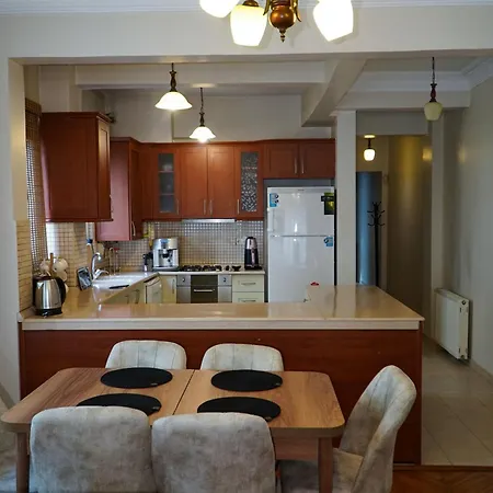 Chic And Spacious 2-bed Flat In Cihangir *