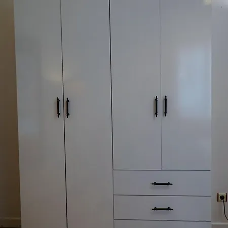 Chic And Spacious 2-bed Flat In Cihangir Διαμέρισμα